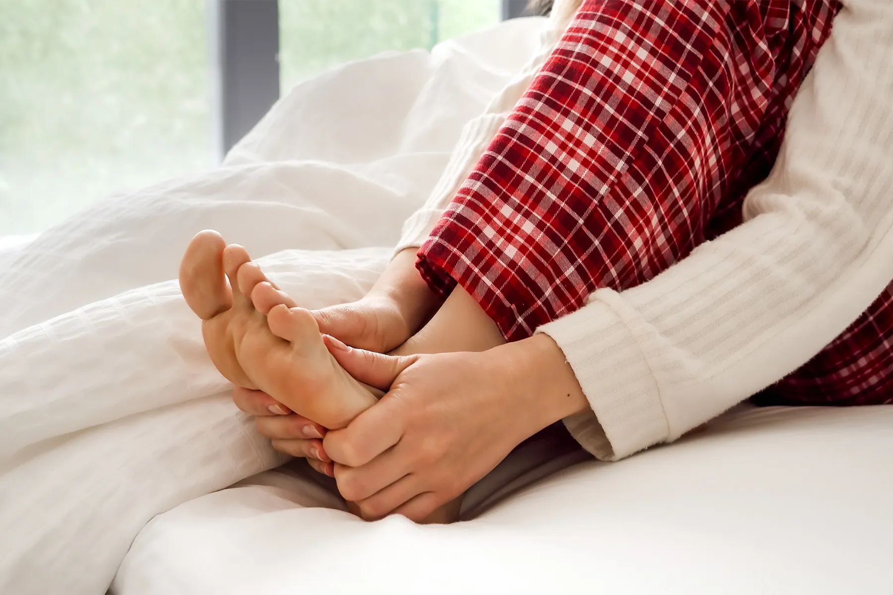 Deficiencies & Neuropathy: Unraveling Burning Feet Syndrome